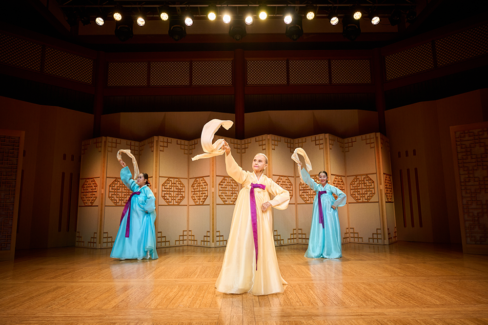 Famed Korean dance company